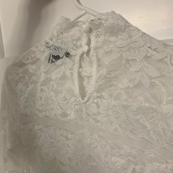 white lace long sleeve - Picture 2 of 3